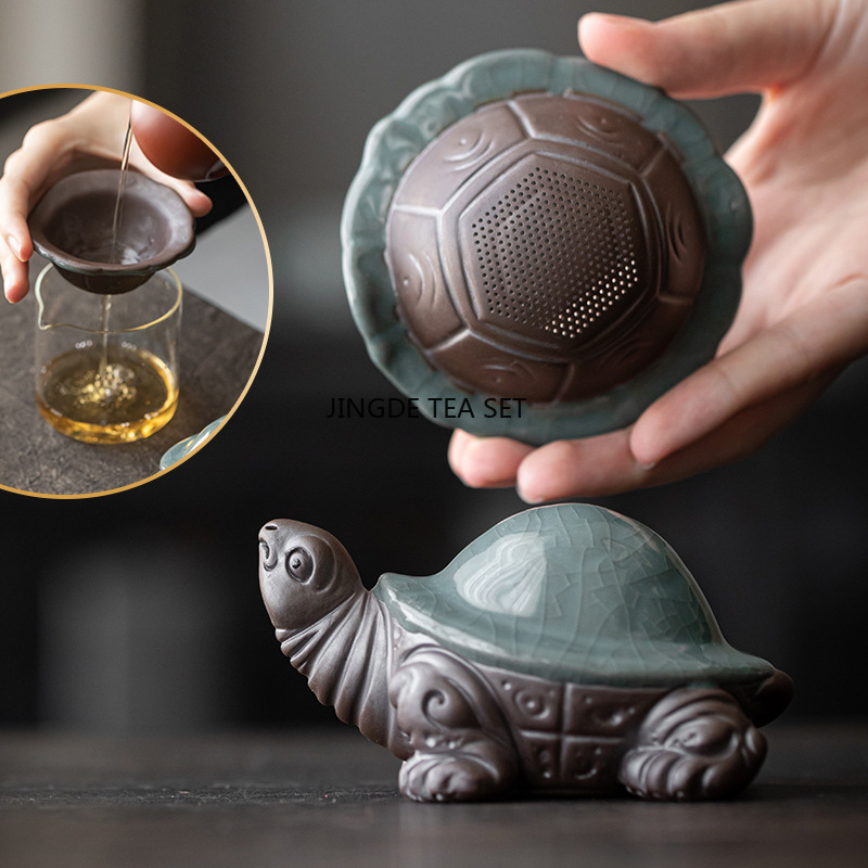 Home Decor Quirky - セラミック製の亀型ティーセットフィルター、可愛い動物の置物、家の装飾、カンフーティーセット、中国風