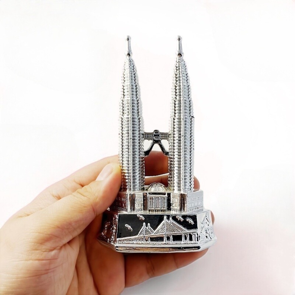 Home Decor Kuala Lumpur - クアラルンプールマレーシア ボトルオープナー付き 樹脂工芸品 お土産 デスクトップオーナメント 建物