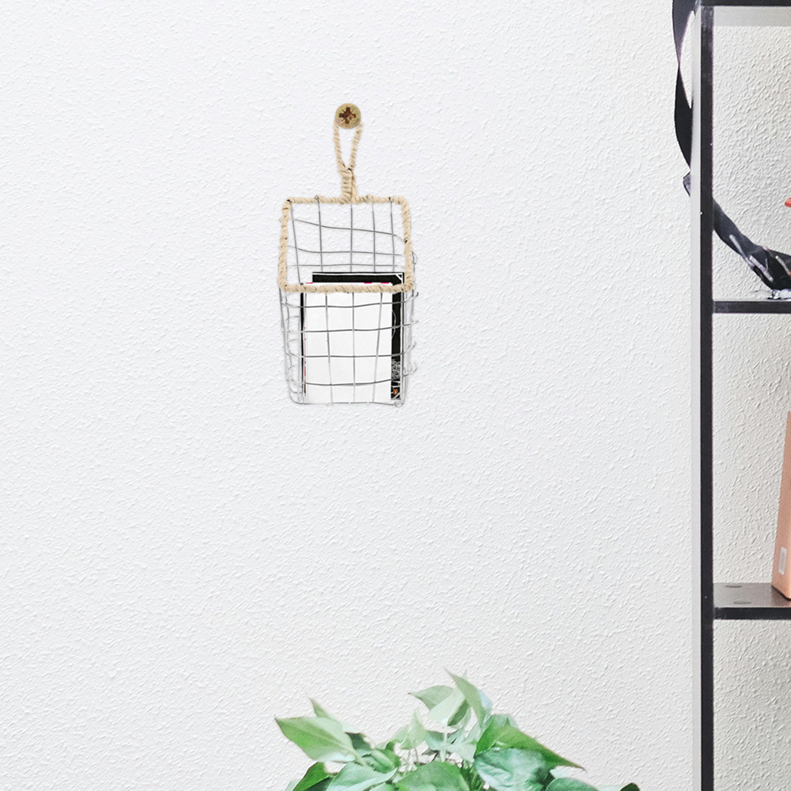 壁掛け式アイアンブックホルダー 北欧風ウォールブックシェルフ - Home Decor Magazine のレビューと価格