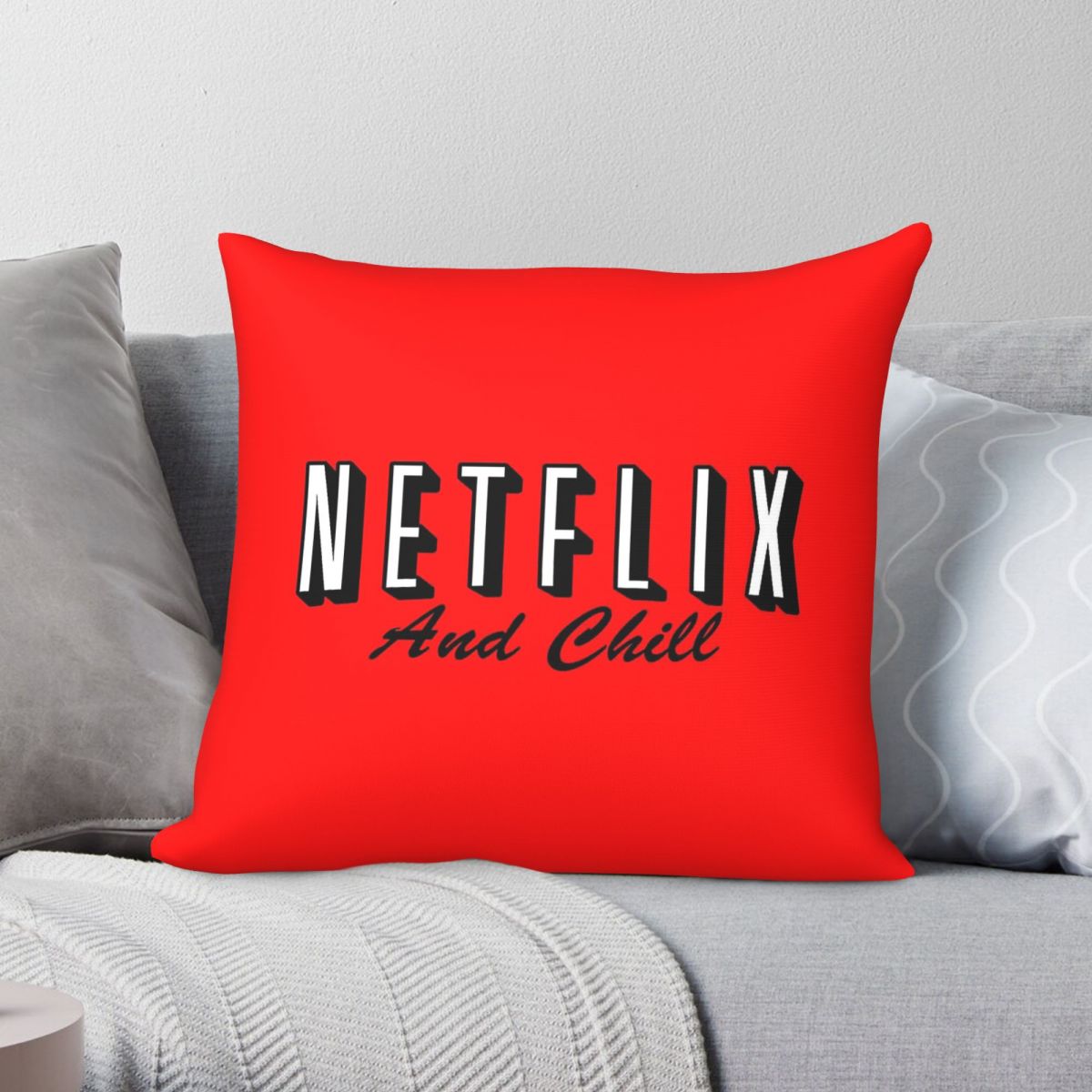 Netflix And Chill レッドスクエア枕カバー  - Home Decor Netflix のレビューと価格