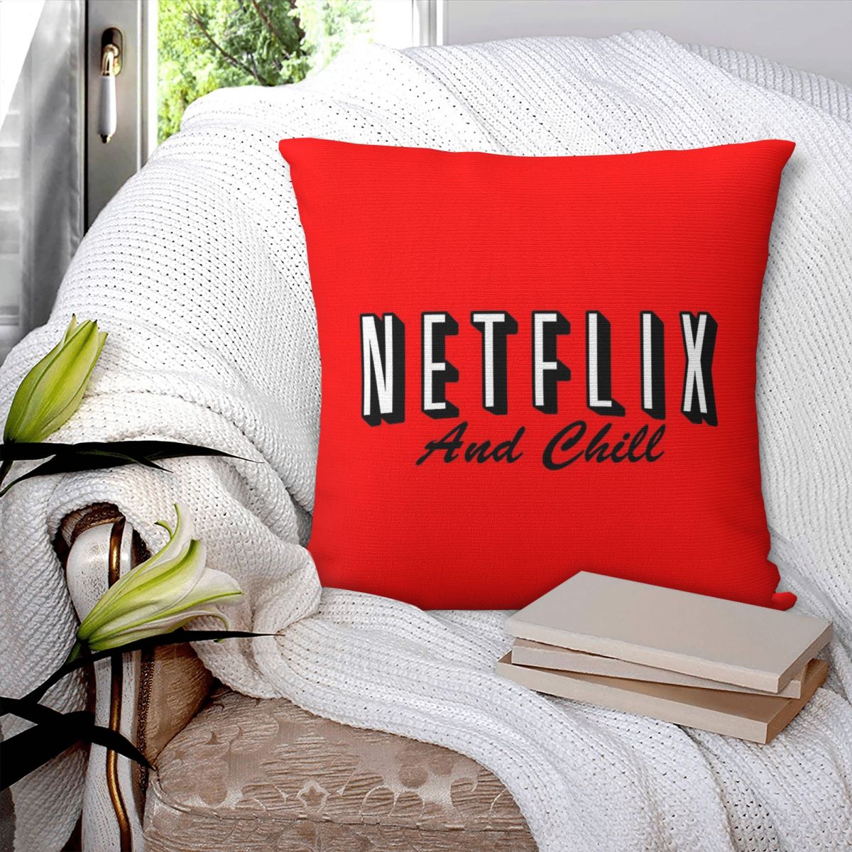 Netflix And Chill レッドスクエア枕カバー  - Home Decor Netflix のレビューと価格