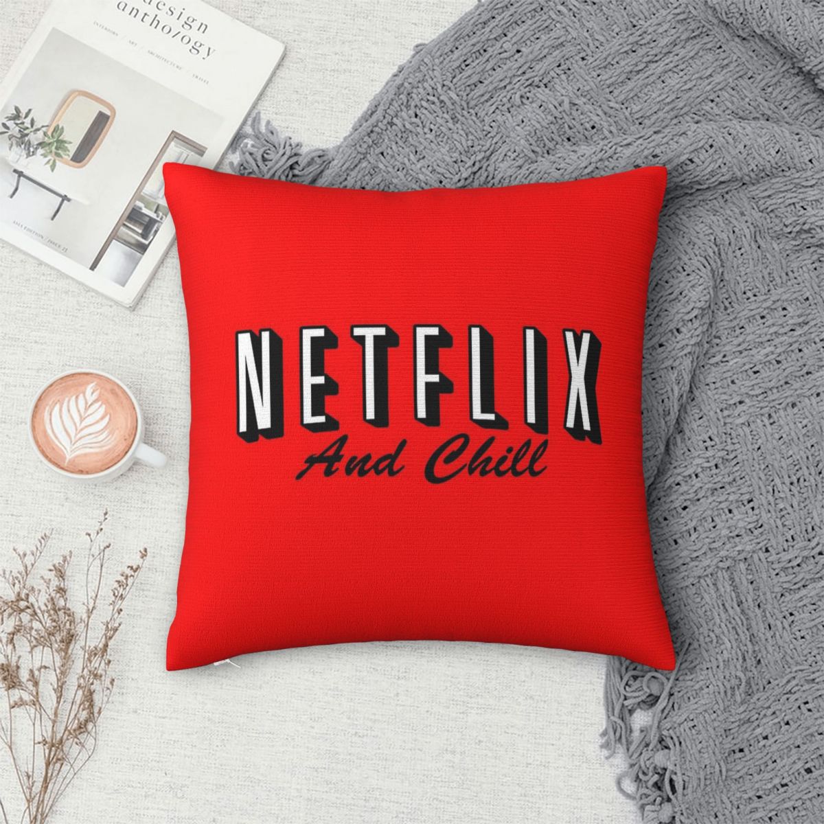 Netflix And Chill レッドスクエア枕カバー  - Home Decor Netflix のレビューと価格
